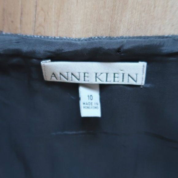Anne Klein wrap skirt with fringe & buckle closure - Picture 7 of 8
